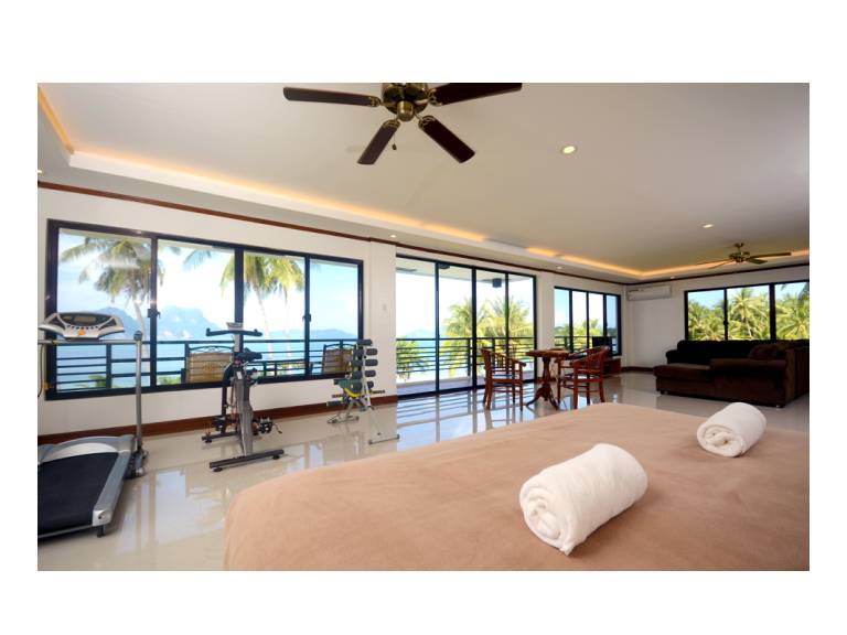 Villa with pool, grill & garden — photo 2