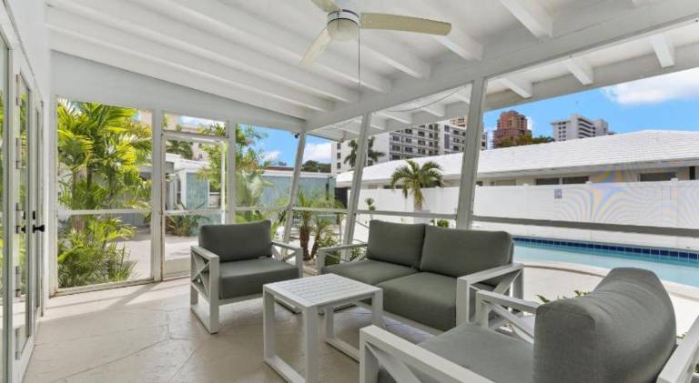 Holiday apartment with pool — photo 4