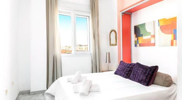 Lovely Suite with River Views and Parking in Málaga