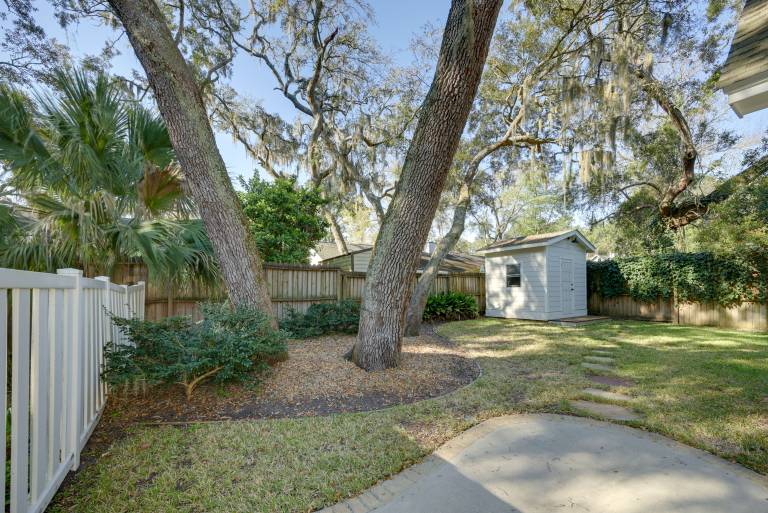 5 Mi to Pier Village: Coastal Jade Cottage — photo 4