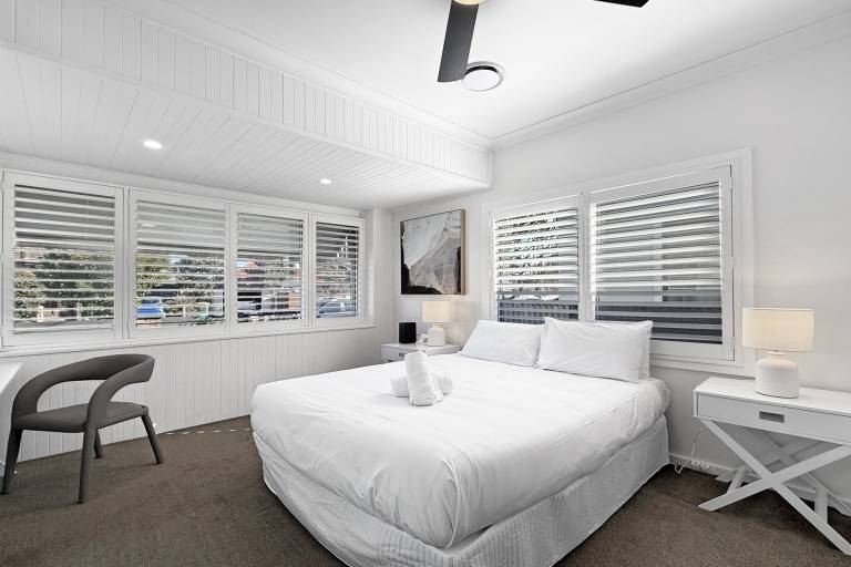 Spacious 3 Bedroom Home with Private Pool & BBQ