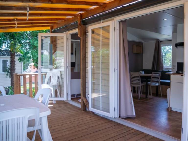 Family-oriented lovely mobile home with terrace & pool | Pet-friendly — photo 5