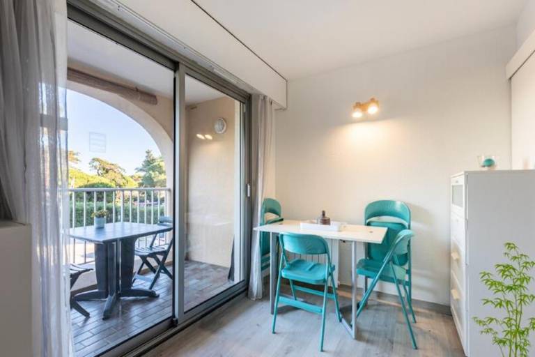 Apartment with 1 room for 4 persons — photo 4