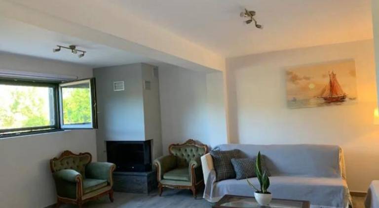 House with 2 rooms for 5 persons — photo 4
