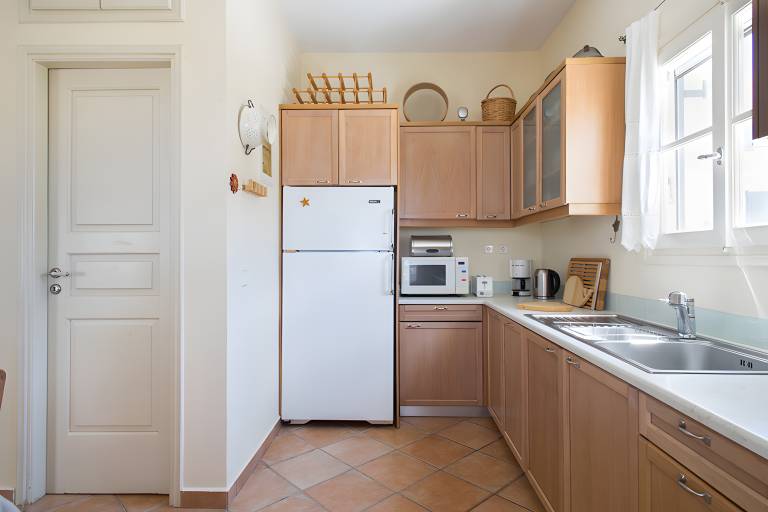 Fully equipped vacation home with garden, barbecue & terrace | Mountain view | Beach nearby | Pet-friendly — photo 5