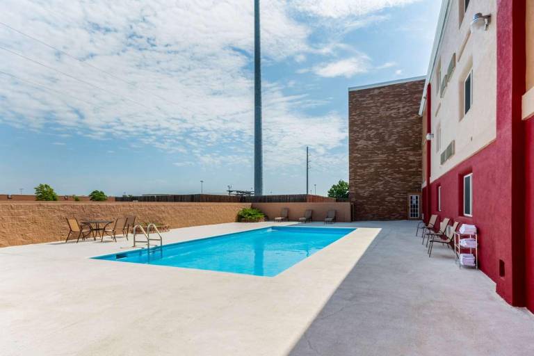 Coratel Plus Suites Wichita West Airport — photo 5
