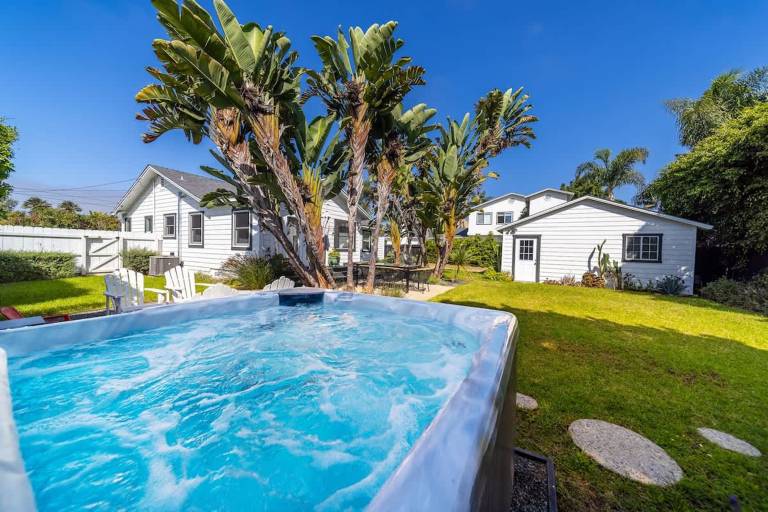 Vacation home with barbecue & yard | Sea view — photo 4