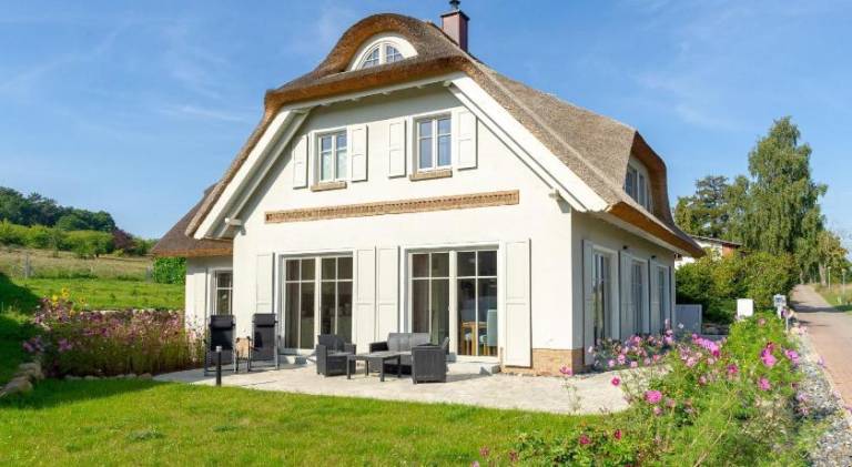Landhaus Max in Moritzdorf - Luxus unter Reet mit Seeblick, Kamin, Sauna in Sellin