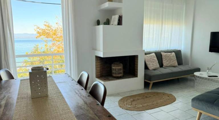 Rental apartment with garden & terrace in Kalamata