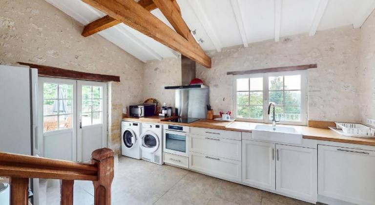 Spacious vacation home with pool | Pets are welcome — photo 2