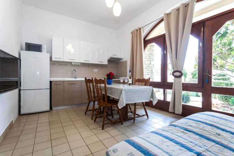 Nice rental apartment with barbecue, terrace & garden | Close to the beach | Pet-friendly — photo 2