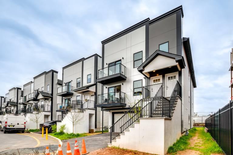 Modern Elizabeth Apartment  1 Mi to Train Station — photo 3