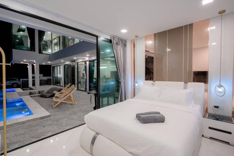 Villa with jacuzzi, barbecue & pool | Pets allowed — photo 2