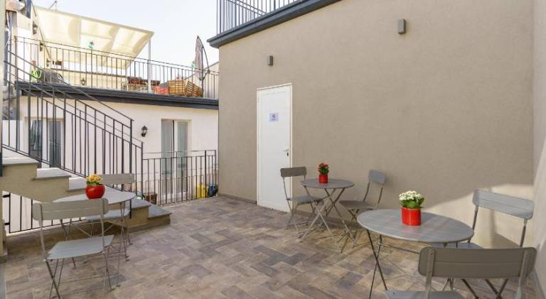 Beautiful house with patio | Close to Catania Cathedral | Suitable for remote work | Pets are welcome — photo 3