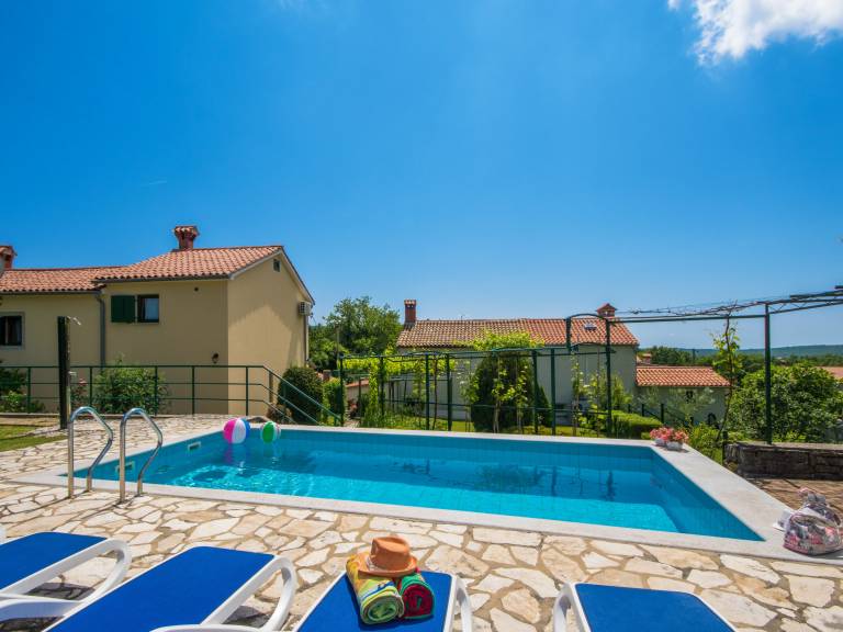 Family-friendly charming rental with pool, garden & barbecue | Pool view | Pet-friendly — photo 2