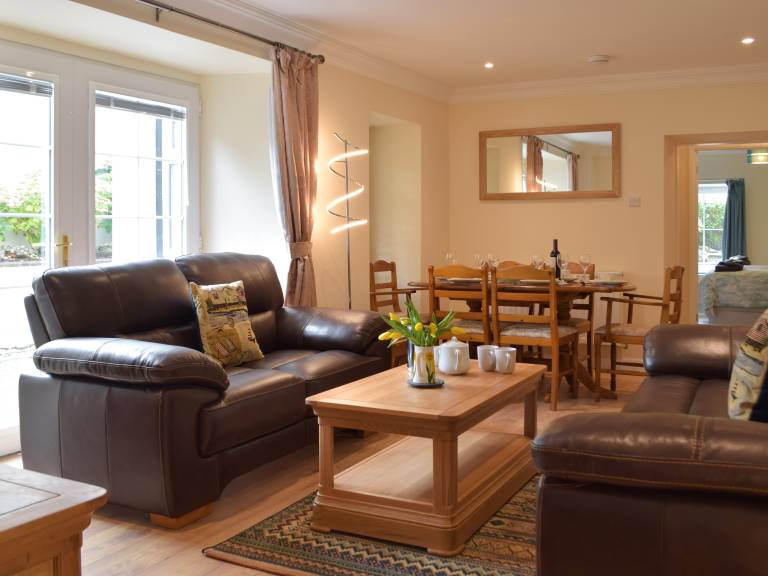 Children-friendly pleasant cottage with yard & barbeque | River view | Close to the beach | Pets allowed — photo 4
