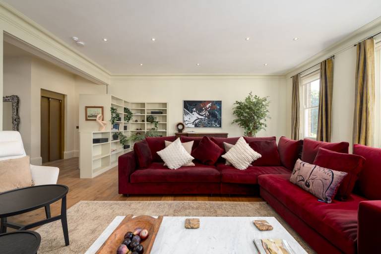 GuestReady Luxurious Penthouse in Kensington