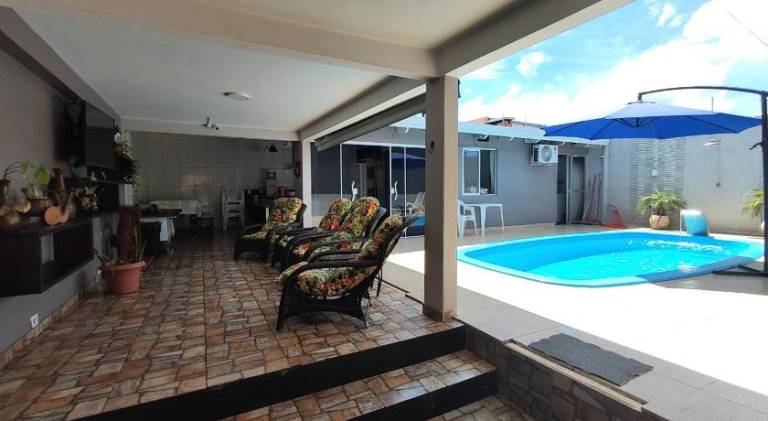 Villa with jacuzzi, private pool & yard in Sao Roque
