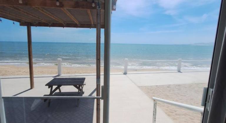 7 Beach Front Private Room — photo 4