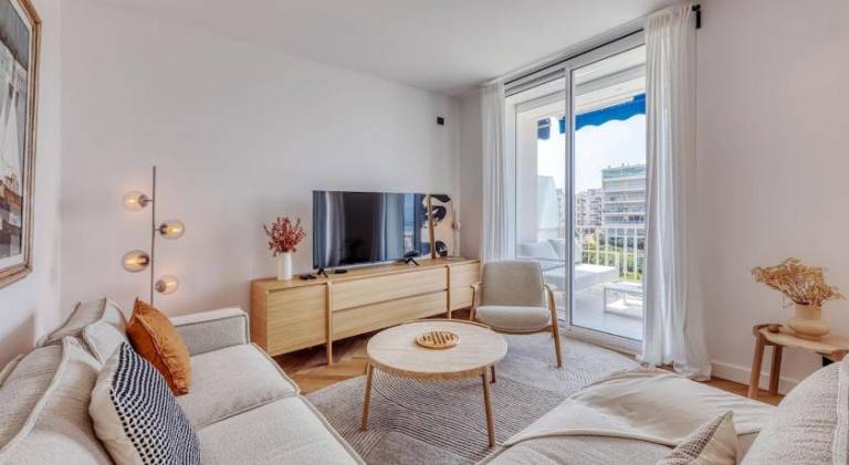 Holiday apartment with 3 rooms for 6 persons in Cannes