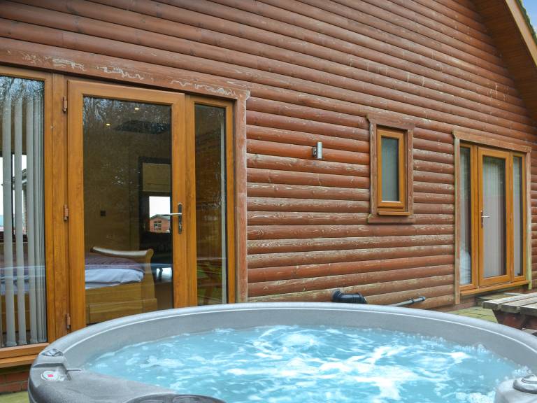 Cottage Hull