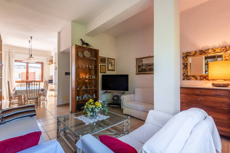 Fully equipped lovely rental apartment with fast internet & patio | City view | Suitable for remote work | Pet-friendly — photo 5