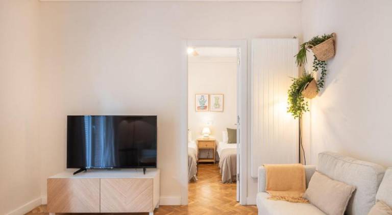 Warmth and comfort in the sought-after Eixample — photo 2