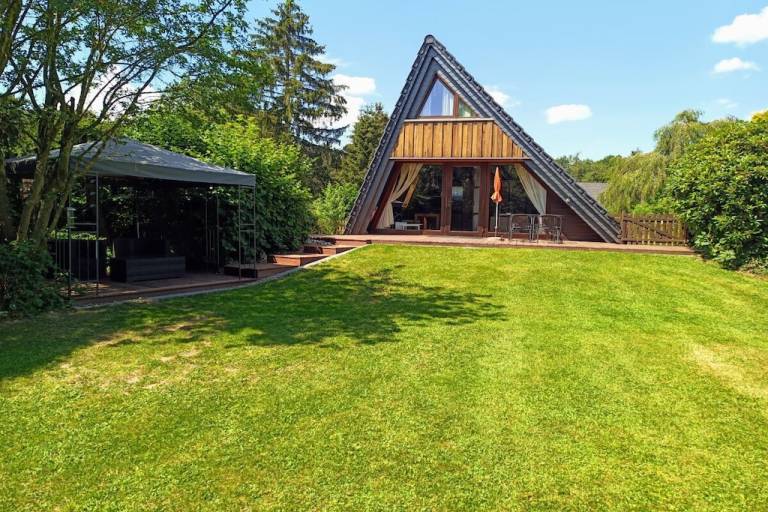 Vacation home with yard, grill & terrace — photo 2