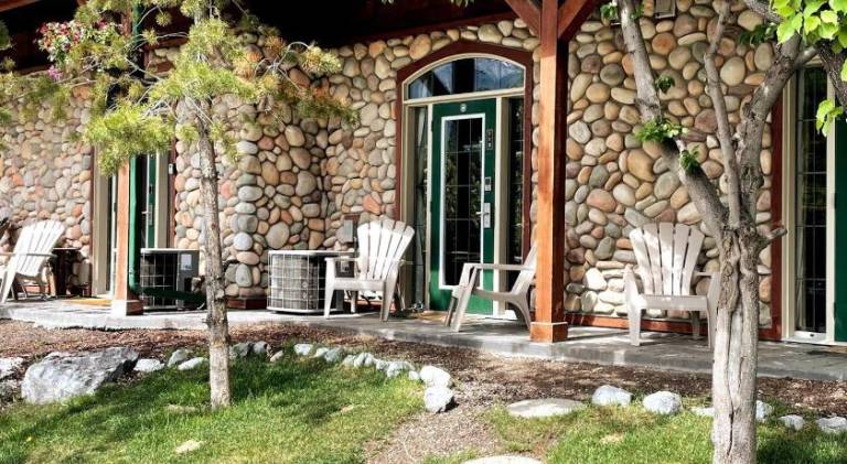 Renovated Chalet at Mystic Springs, Pool, Hot Tub! — photo 5