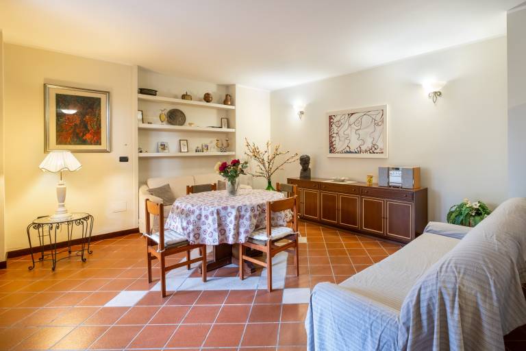 Apartment 'Casa Cenate Due' with Private Terrace, Wi-Fi and Air Conditioning in Sannicola