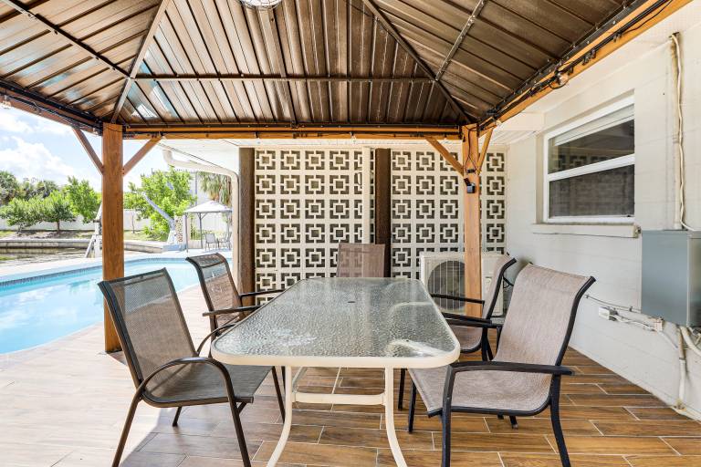 Furnished Sunroom w/ TV! Canal-Front Bradenton Gem — photo 4