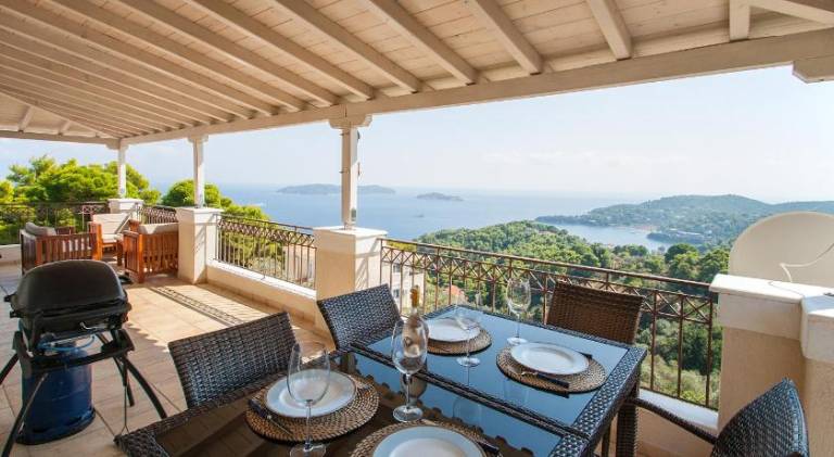 Fully equipped villa with garden, terrace & barbeque | Suitable for remote work | Pets are welcome in Skiathos