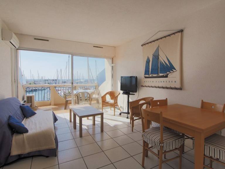 Apartment with 1 room for 4 persons — photo 2