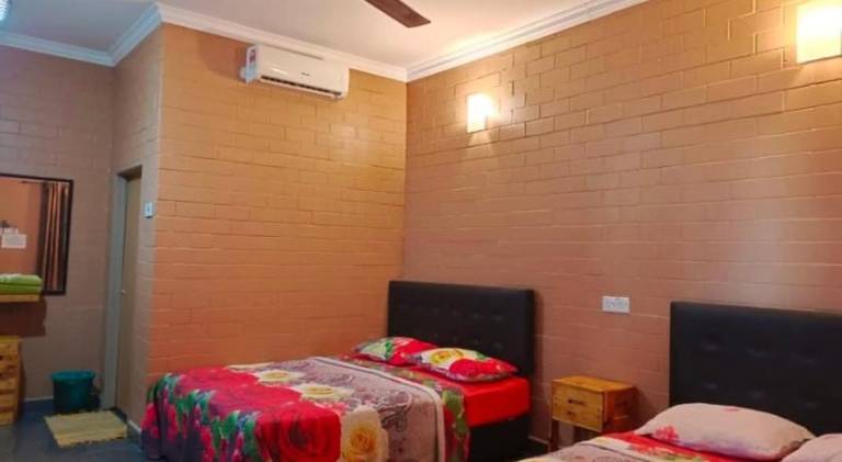 Warisan Roomstay