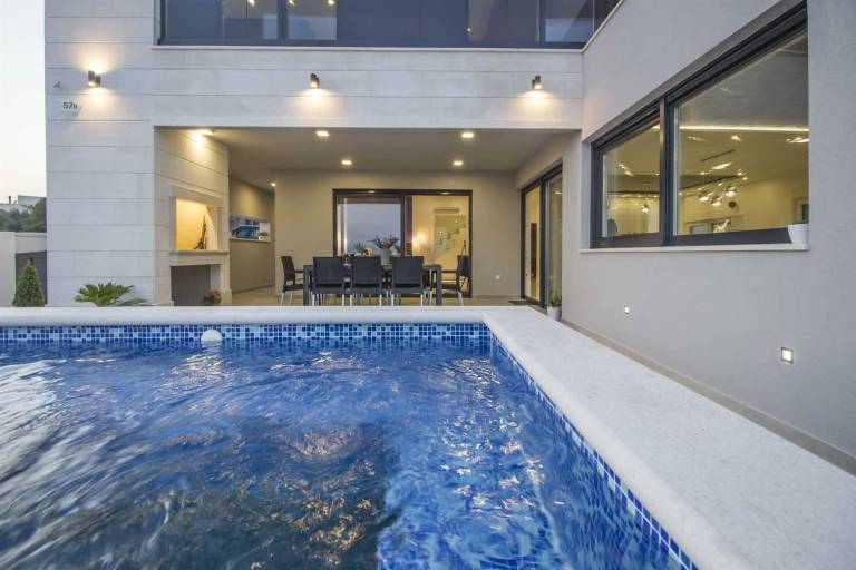 Luxury Villa High Hopes with Pool in Tucepi