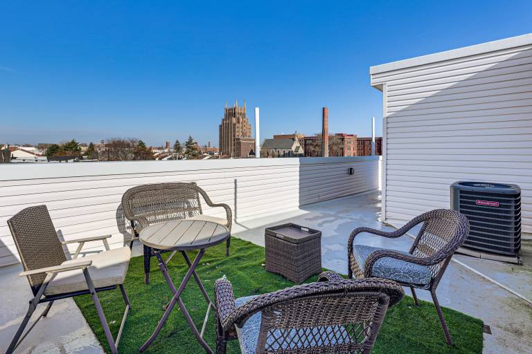 Modern Philly Oasis w Rooftop Deck & Game Lounge