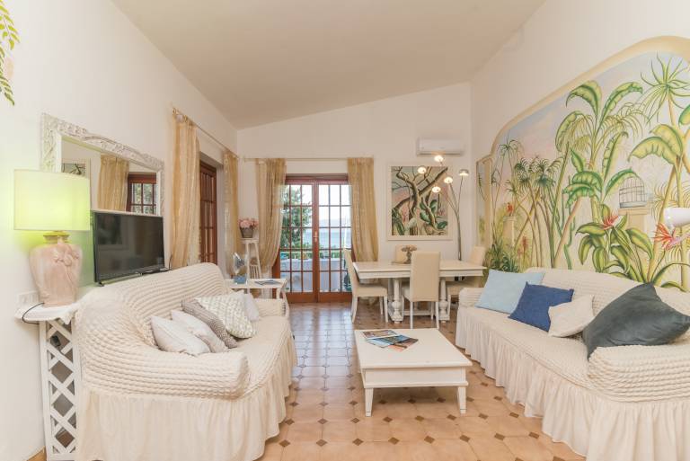 Holiday Home "Villa Rosa sul Mare" with Sea View, Terraces & Wi-Fi — photo 4