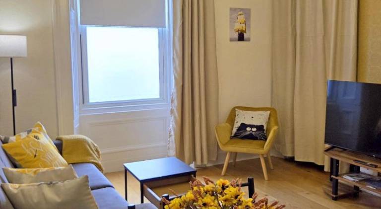 Lovely Immaculate Flat by Edinburgh Meadows in Edinburgh