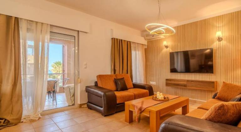 Fully equipped beautiful rental apartment with terrace & private pool | Beach nearby | Pets allowed — photo 2