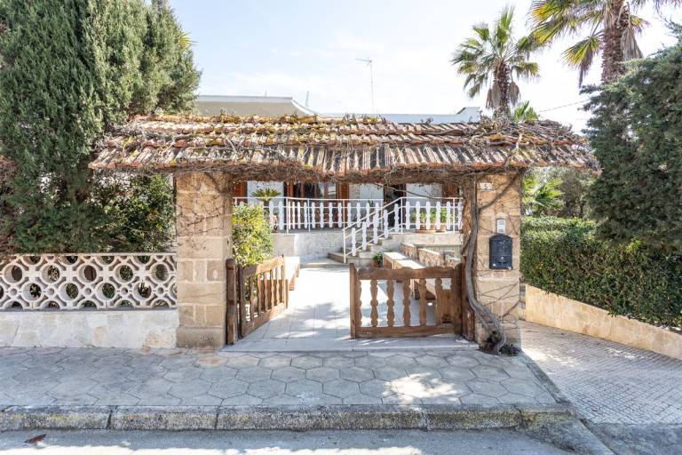 Family-oriented villa with private pool, yard & BBQ | Sea view | Dogs allowed — photo 2