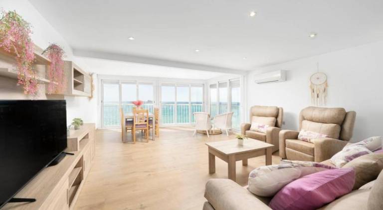 Holiday apartment with 3 rooms for 5 persons in Benidorm