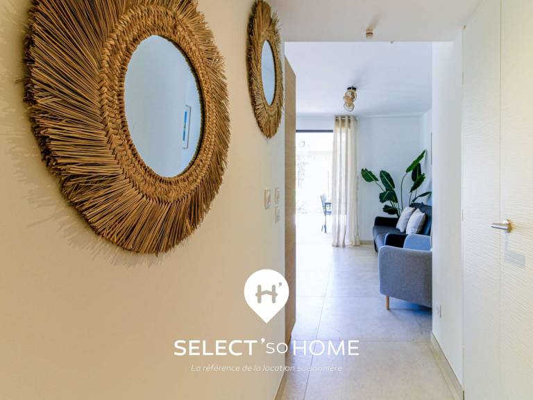 Apartment with pool — photo 5
