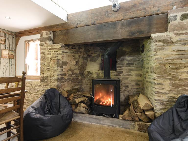 Family-oriented cottage with barbecue, yard & jacuzzi | River view | Dogs allowed — photo 5