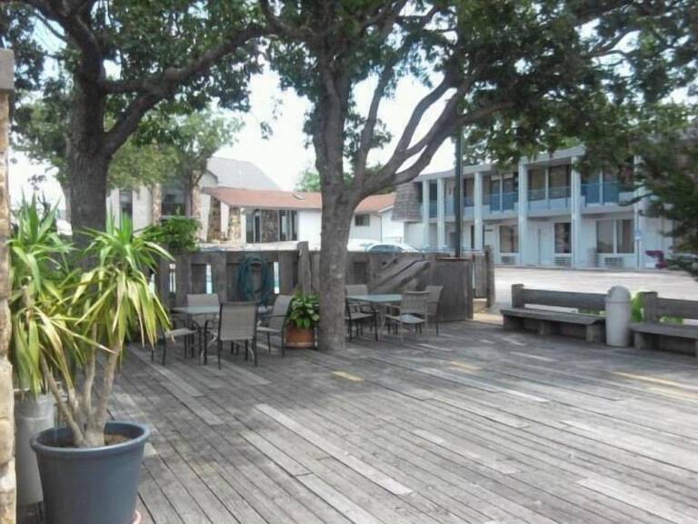 Quail's Nest Inn & Suites — photo 2