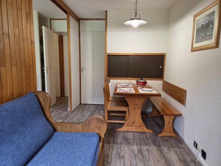 90m from shops, 3rd floor, view ski slopes/mountain, balcony, ski locker, 26m², Valmorel — photo 2