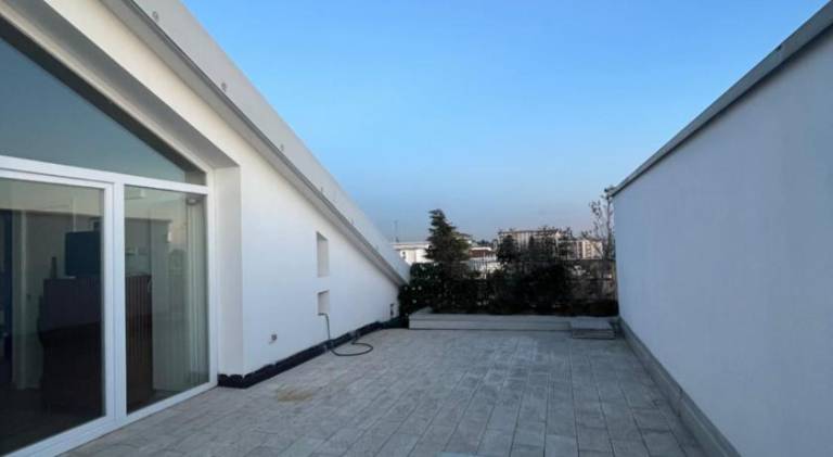 Apartment with pool — photo 4