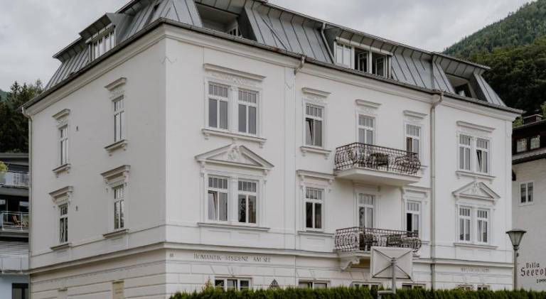Serviced apartment with jacuzzi, garden & pool in Sankt Wolfgang im Salzkammergut