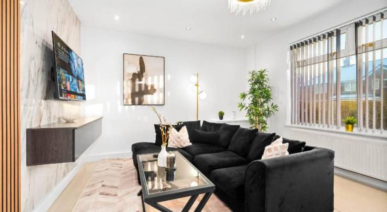 House with yard | Pets allowed in Birmingham