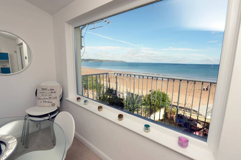 Holiday apartment with patio & yard | Panoramic view — photo 3