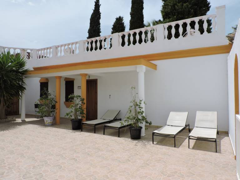 House with garden, private pool & barbeque — photo 3